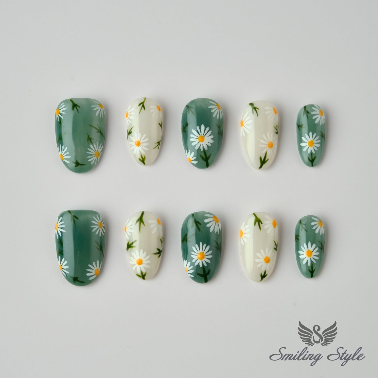 Rural Time Daisys Press On Nails by SMILINGSTYLE | Luxury Fake Nails | Reusable Nails | Handmade Nails