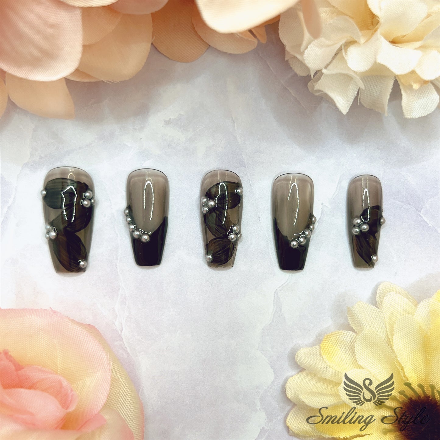 Black Swan's Streamer Press On Nails by SMILINGSTYLE | Luxury Fake Nails | Reusable Nails | Handmade Nails