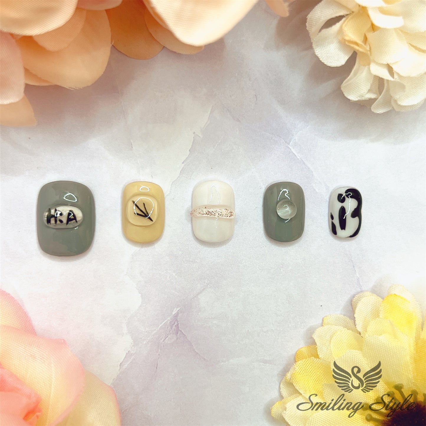 Small Japanese Crystal Rocks Press On Nails by SMILINGSTYLE | Luxury Fake Nails | Reusable Nails | Handmade Nails