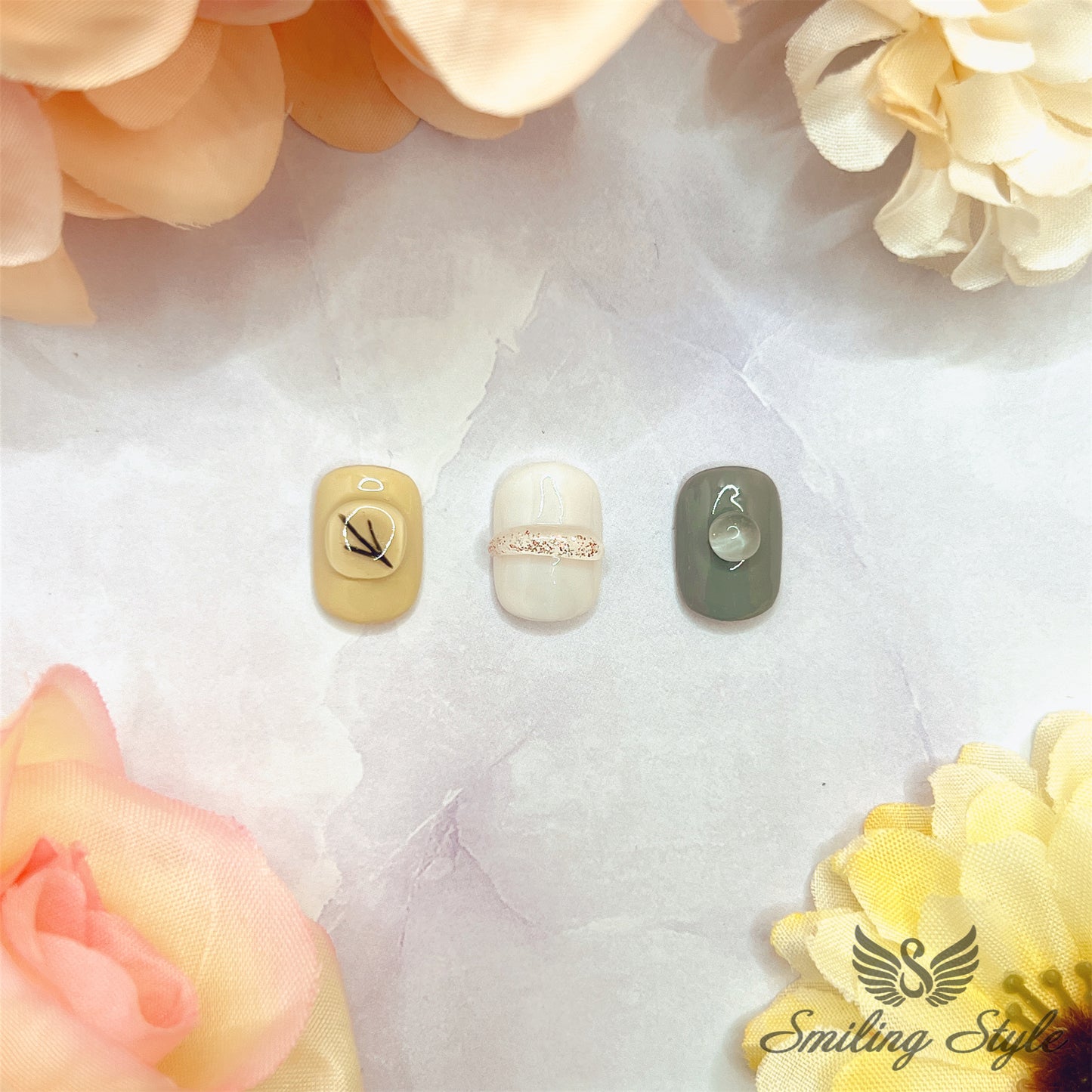 Small Japanese Crystal Rocks Press On Nails by SMILINGSTYLE | Luxury Fake Nails | Reusable Nails | Handmade Nails