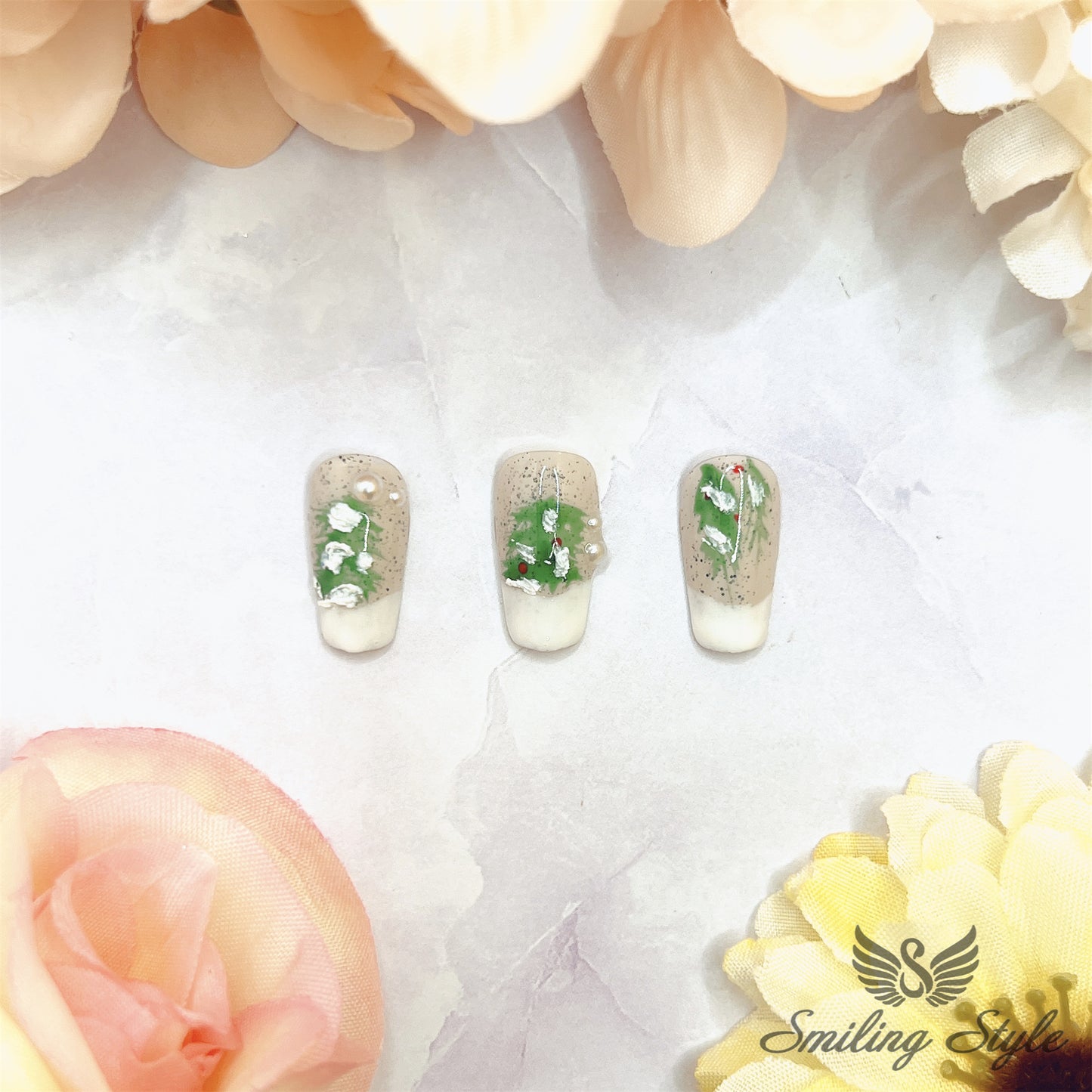 French Christmas Tree Press On Nails by SMILINGSTYLE | Luxury Fake Nails | Reusable Nails | Handmade Nails