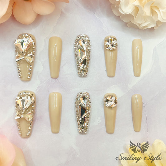 White Countess Press On Nails by SMILINGSTYLE | Luxury Fake Nails | Reusable Nails | Handmade Nails