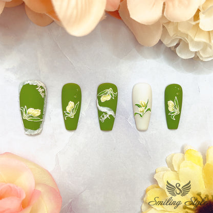 Green and White Tulips Press On Nails by SMILINGSTYLE | Luxury Fake Nails | Reusable Nails | Handmade Nails