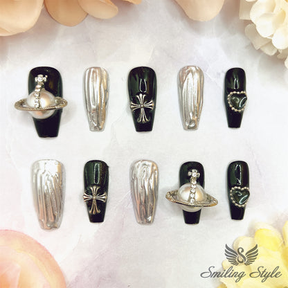 Black and Silver Queen's Mother Press On Nails by SMILINGSTYLE | Luxury Fake Nails | Reusable Nails | Handmade Nails