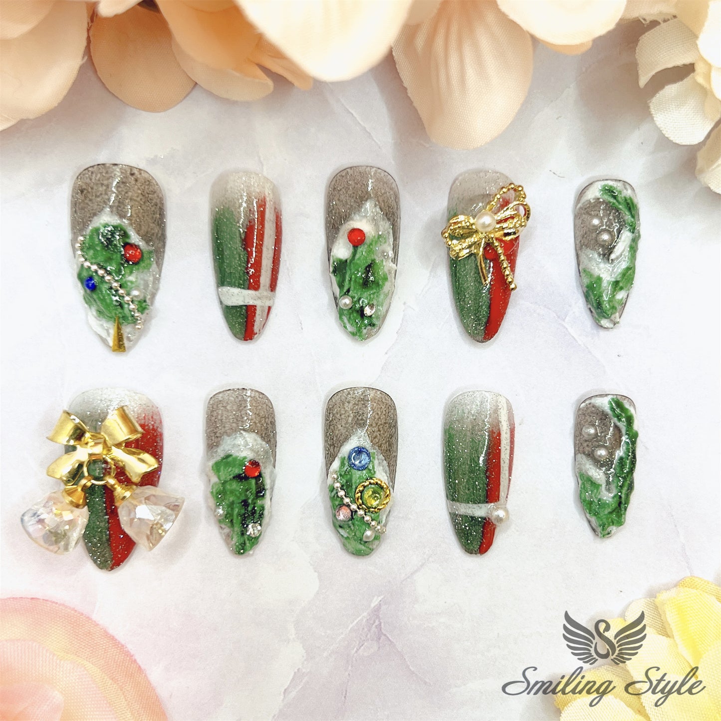 Wind Chimes Christmas Press On Nails by SMILINGSTYLE | Luxury Fake Nails | Reusable Nails | Handmade Nails